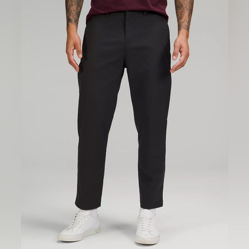 Lululemon Relaxed-Tapered Trouser *Black